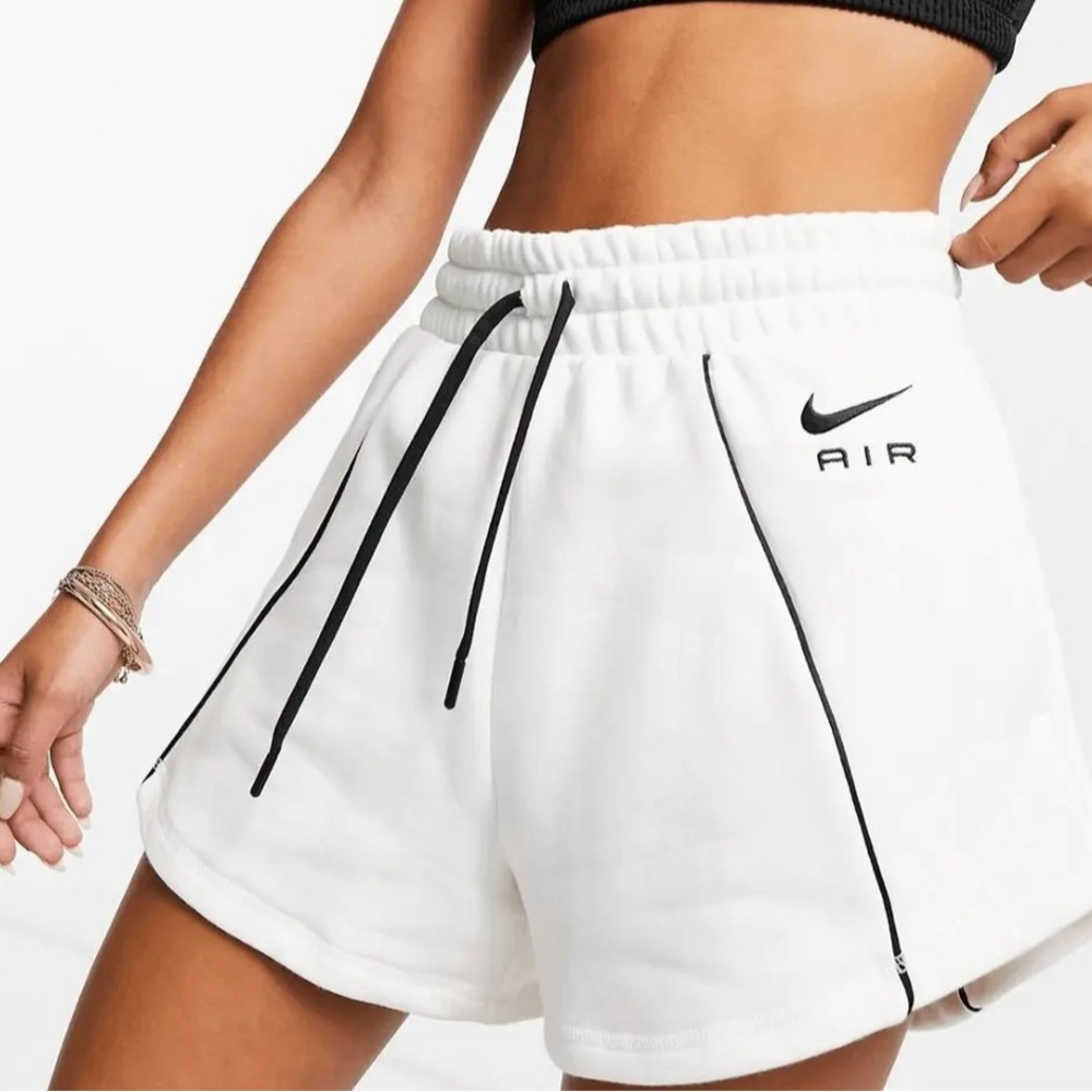 Nike Air Max High Rise Fleece Shorts Women XS White & Black Loose Fit DQ6565-133